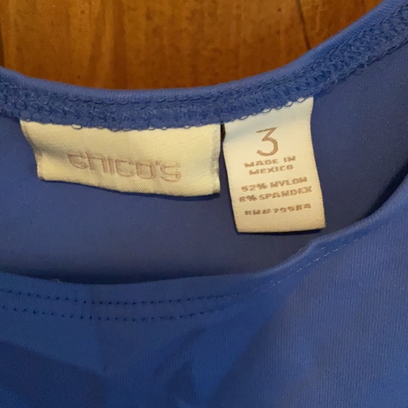 Two Chico tanks - Picture 4 of 5